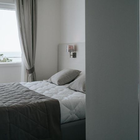 Hotel Luna Centrale Lignano Sabbiadoro Esterno foto